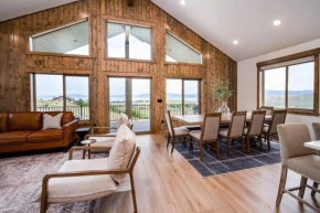 BlackBeary Cabin on Bear Lake with Private Hot Tub